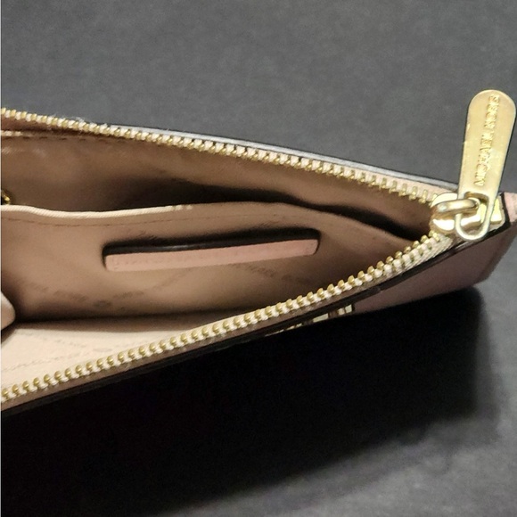 Michael Kors card holder - Picture 3 of 3